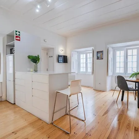 The Blue Tiles Walkway Apartman *